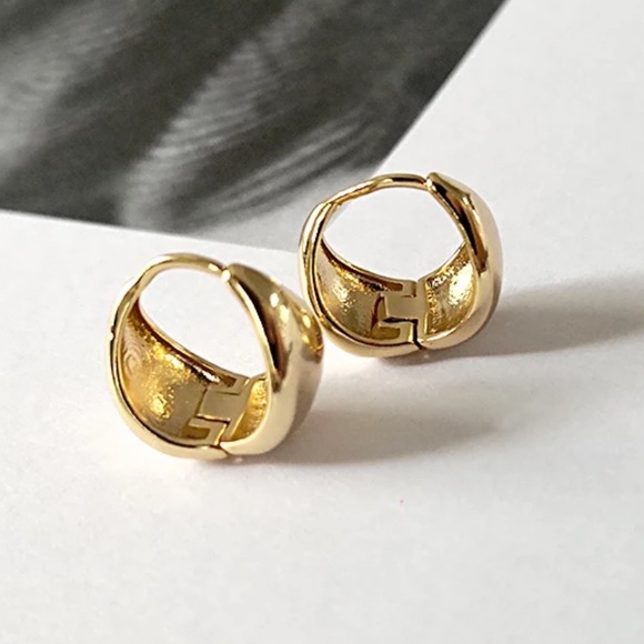 ✨Insta gold plated chunky hoop earrings - Picture 2 of 5